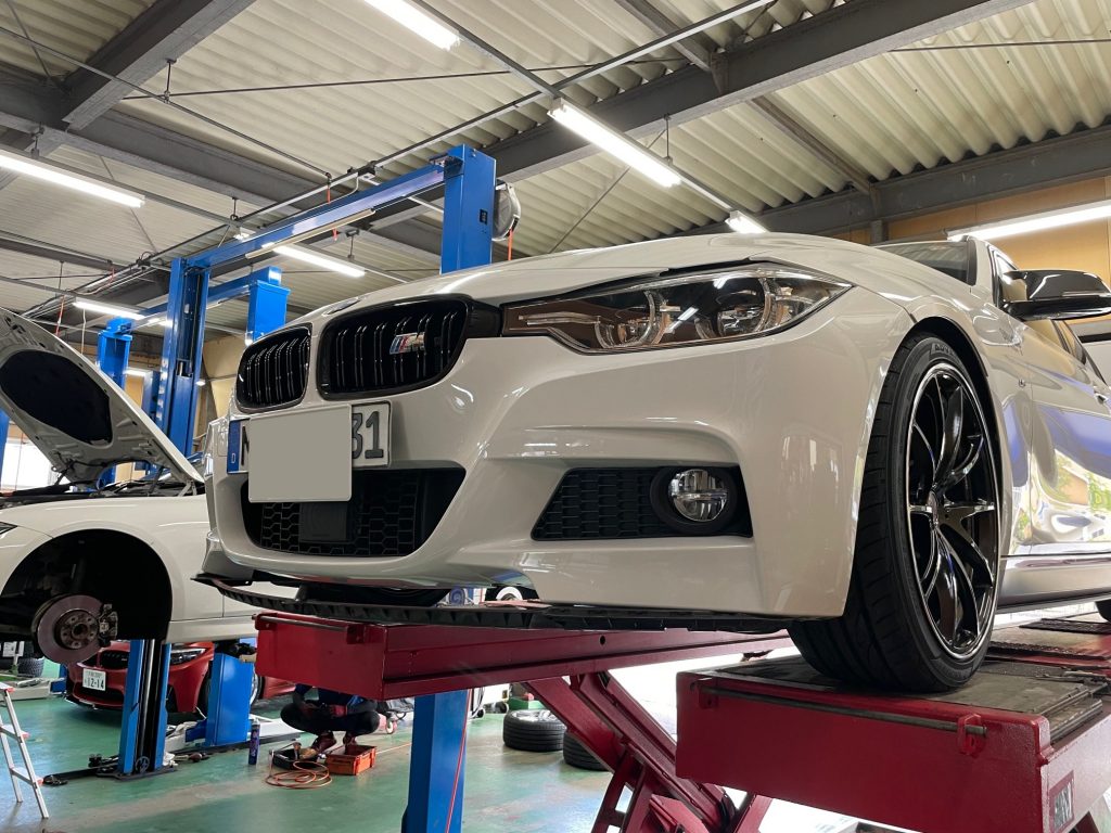 BMW F31 320iへM PERFORMANCEパーツを装着です！