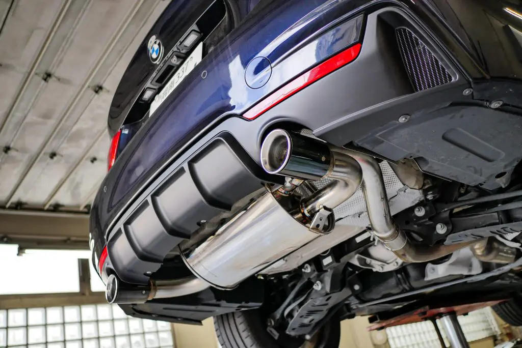人気車種のBMW F36グランクーペに！Made in JAPANな左右出しマフラー