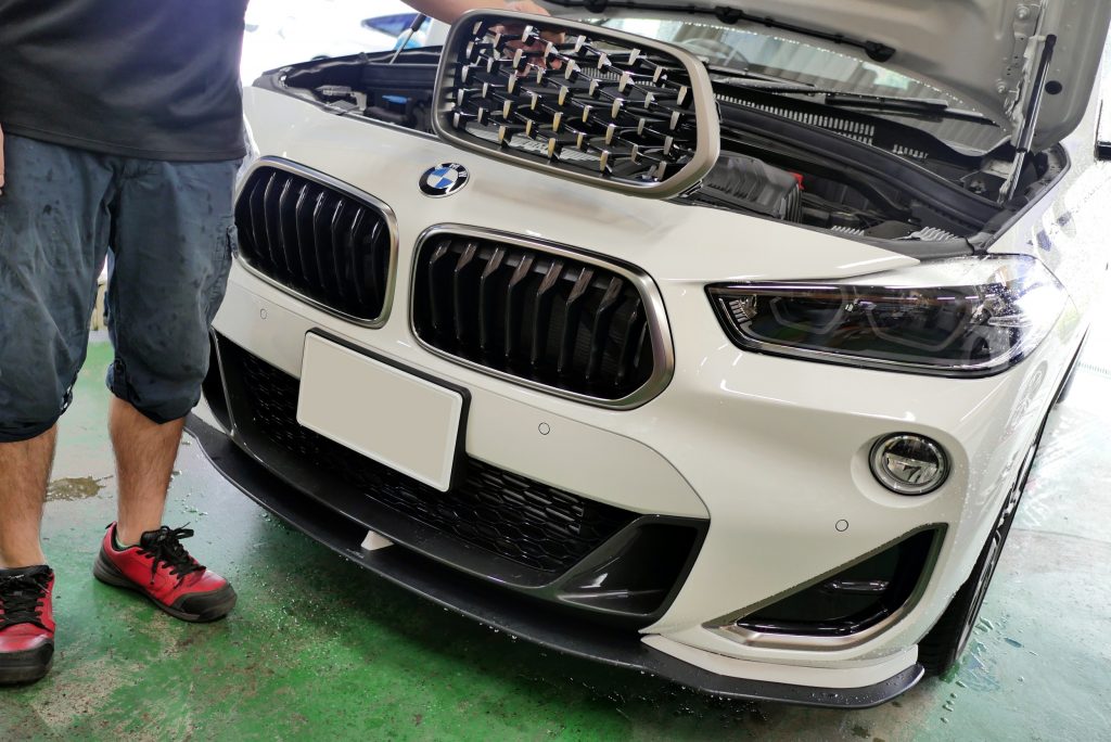 BMW F39 X2 M35i
キドニーグリル交換
メッシュデザイン