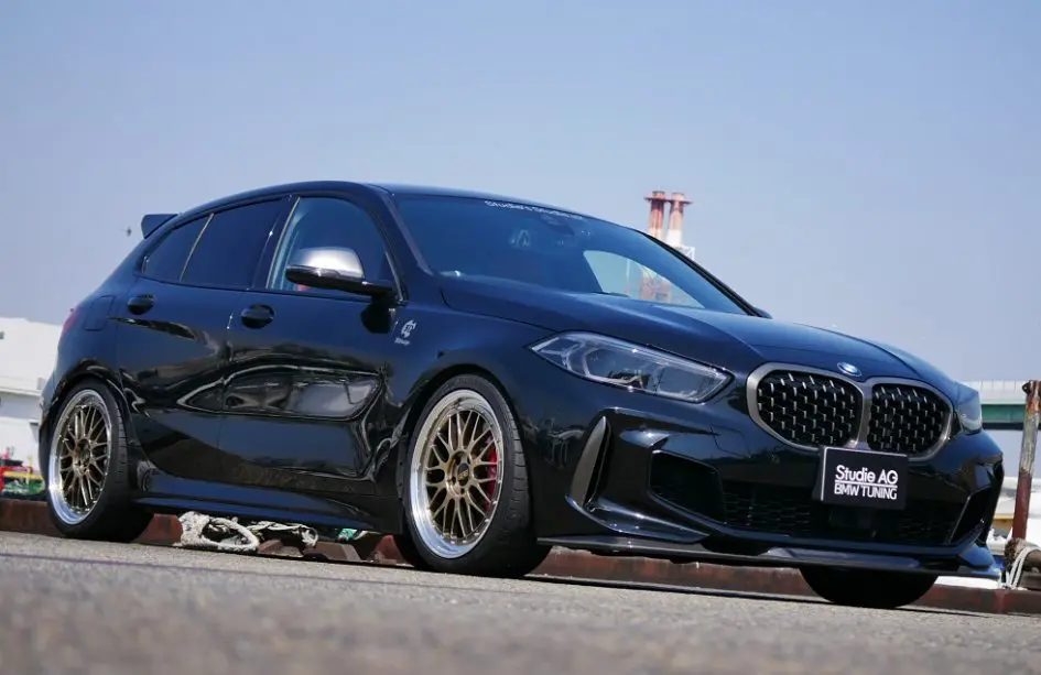 名古屋店 Iさん】センス良く仕上がったホットハッチBMW F40 M135iです 