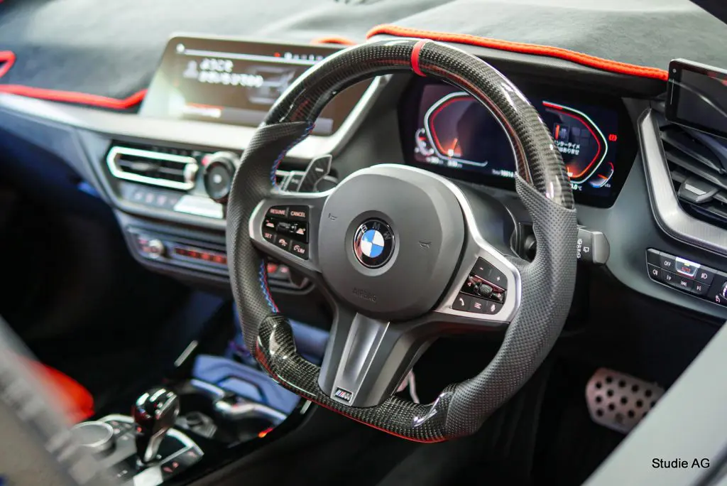 VERSPIELT Special OrderステアリングをBMW F40 M135ixに投入ー 