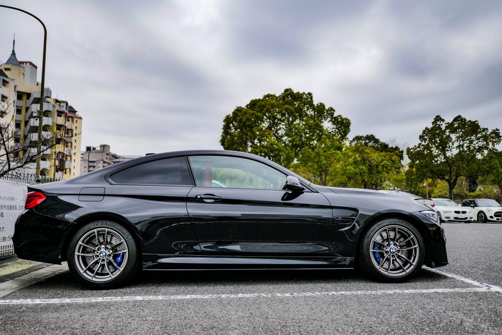 BMW F82M4 CompetitionにBBS RI-Dマットブラック20インチサイズ。サスペンションはH&RコイルオーバーKIT