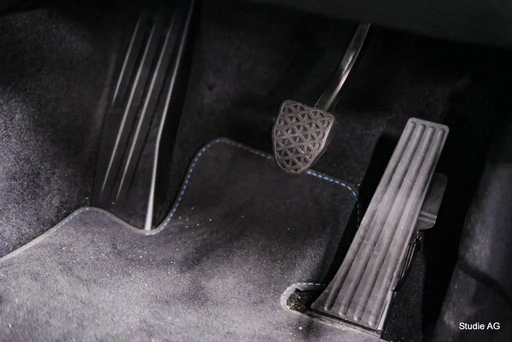 ブレーキに安心感を♪BMW F87M2のブレーキペダルをAT化(*^^)v