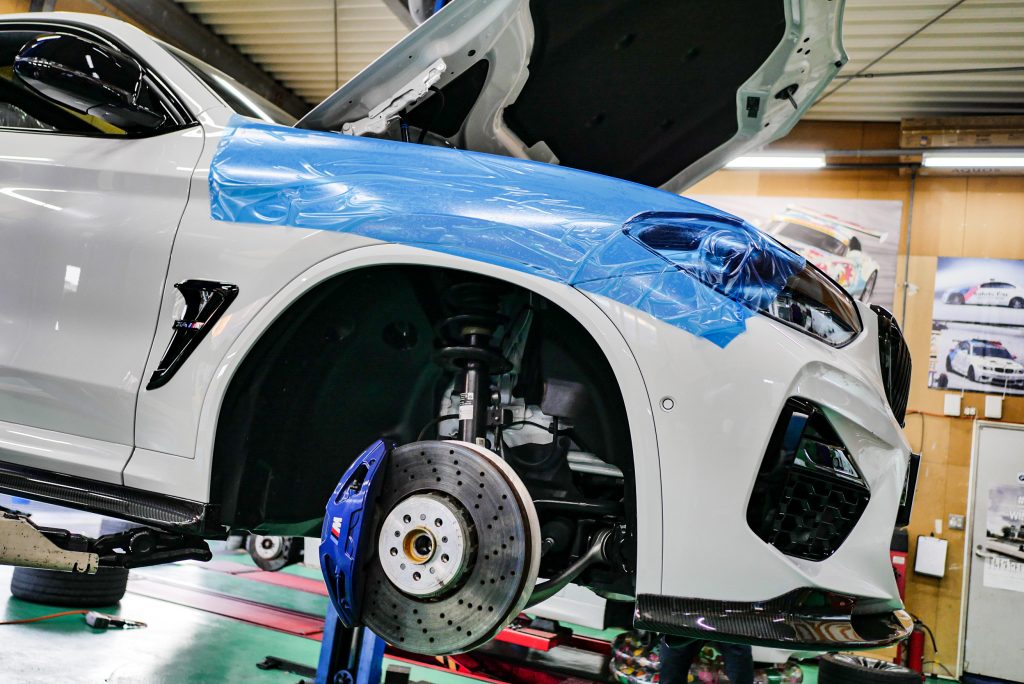 BMW F98 X4M CompetitionにKW Ver.3車高調KIT取付