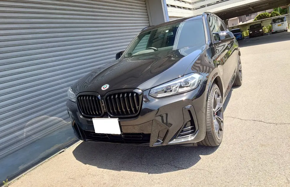 本日マフラーカッターをブラックに！な、BMW X3がカッコ良すぎでした