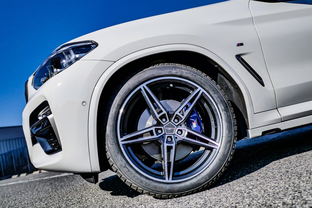 BMW G01 X3 M40d AC SCHNIZER AC1 20インチ&MICHELIN X-ICE SNOW