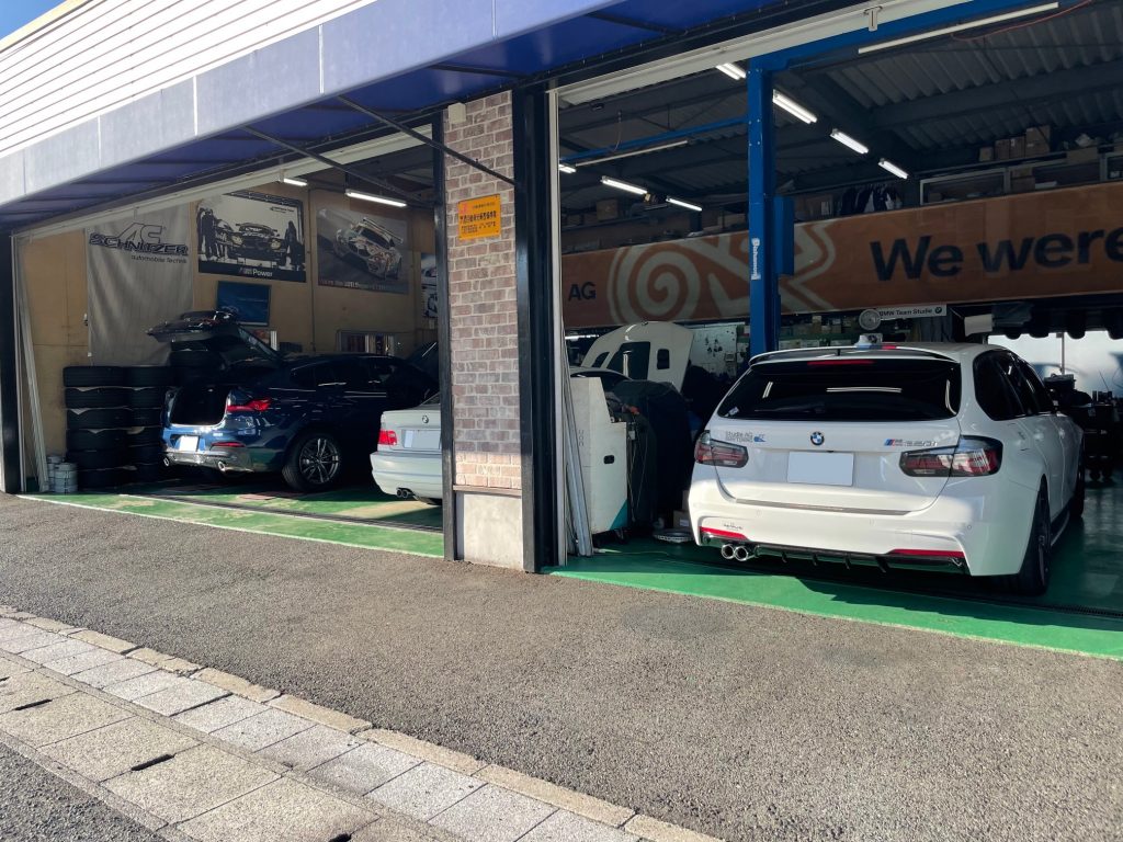 明日から11月、BMW専門店スタディ神戸は土日祝日も終日作業予約を承ります！