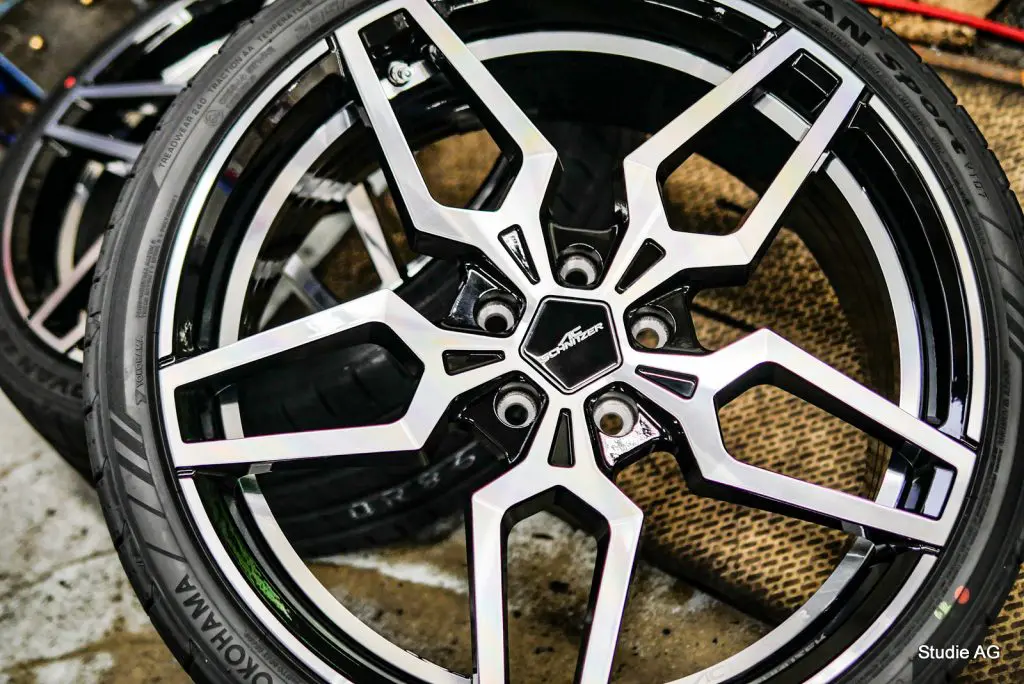 AC SCHNITZER AC4 Flowformingバイカラータイヤセット