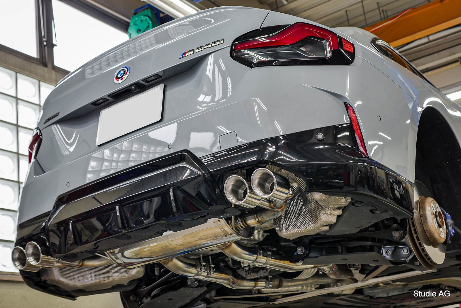 安定・安心の3D DesignマフラーをBMW G42 M240ixに(^_-) | Studie