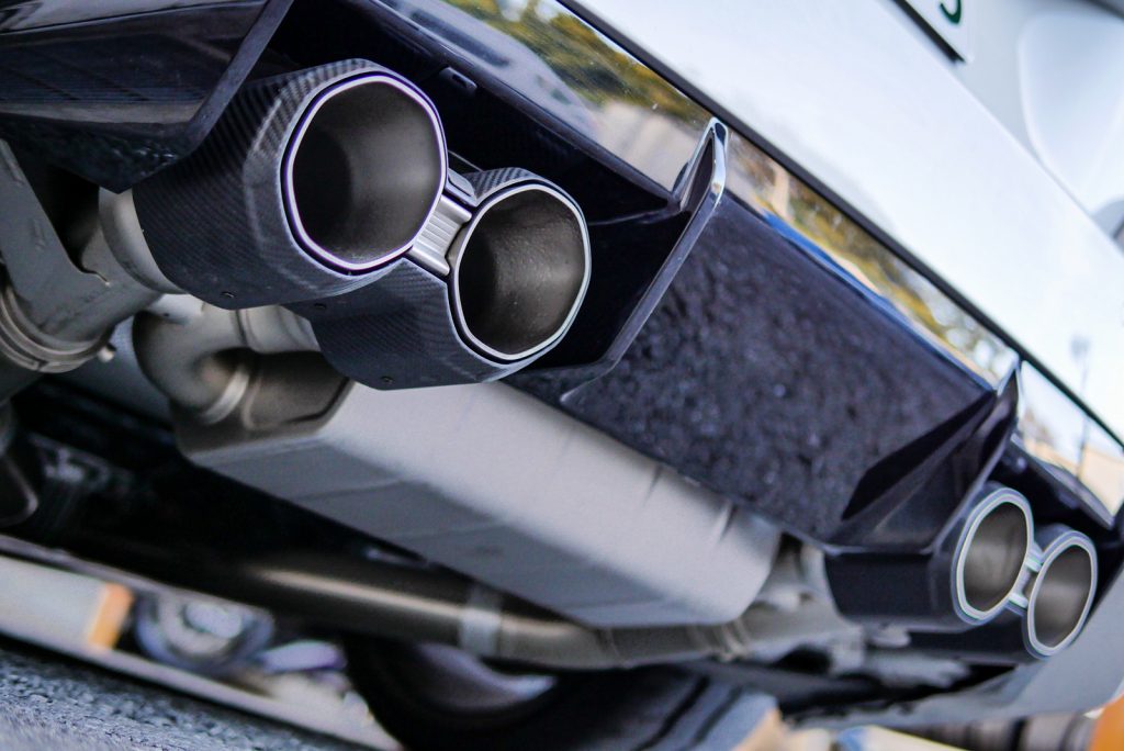 g87m2 akrapovic kw v4