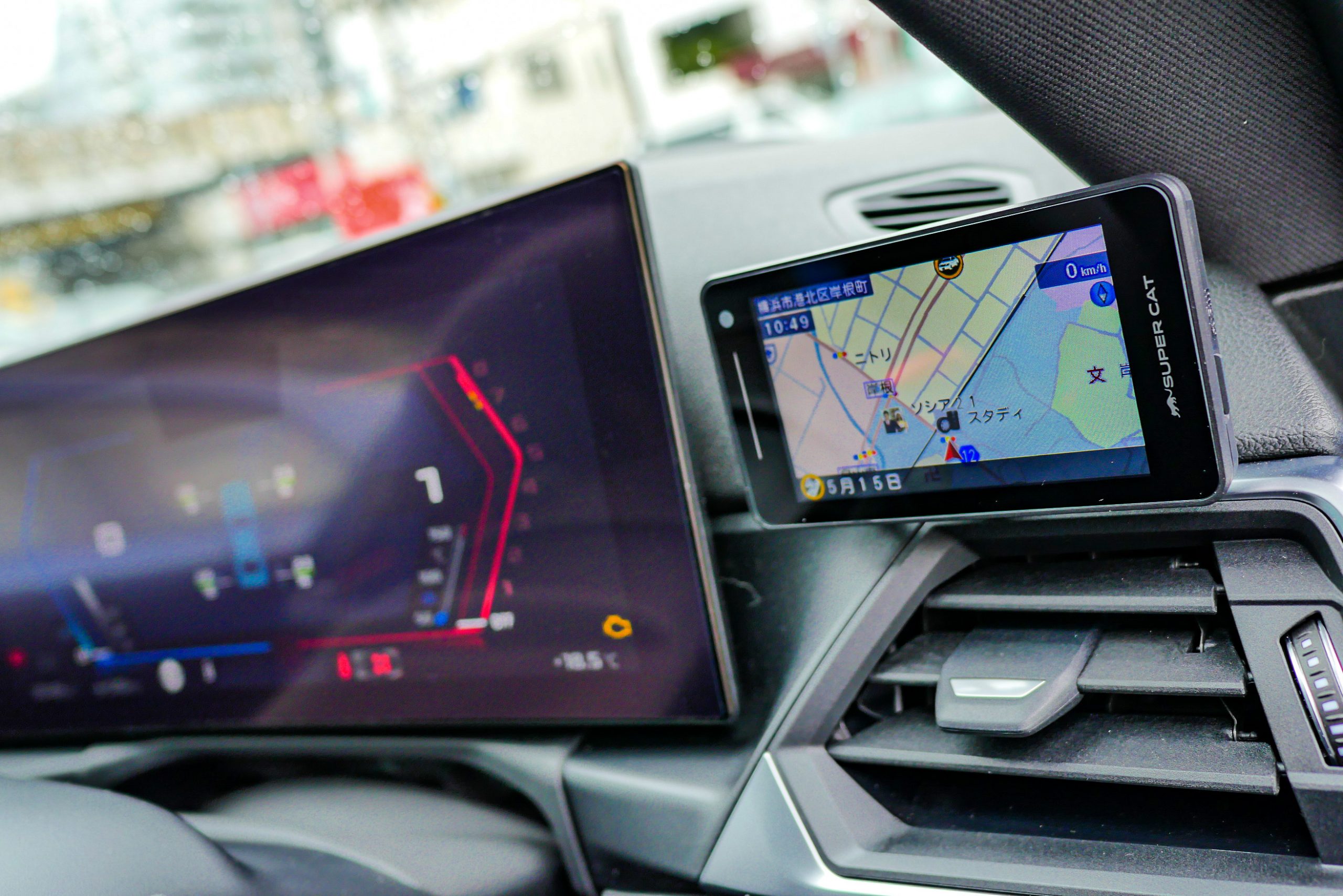 BMWへスマートに装着します(*^^)vYUPITERUの最新レーザー