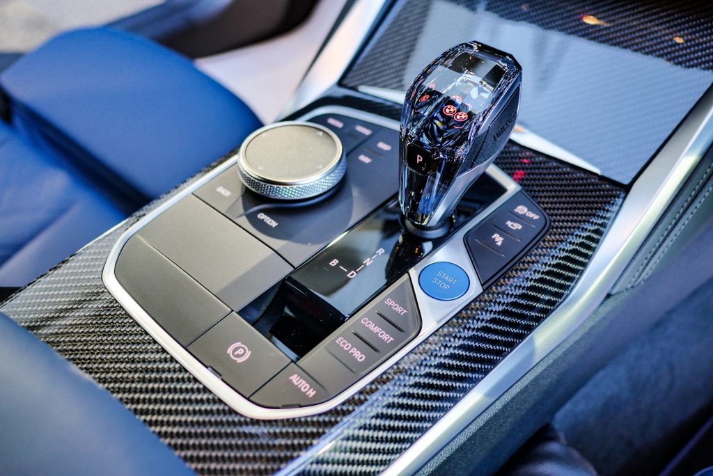 BMW i4 M50にH&Rダウンスプリング YUPITERUレーダー
ドライブレコーダー
TVキャンセラー
クリスタルシフトノブ