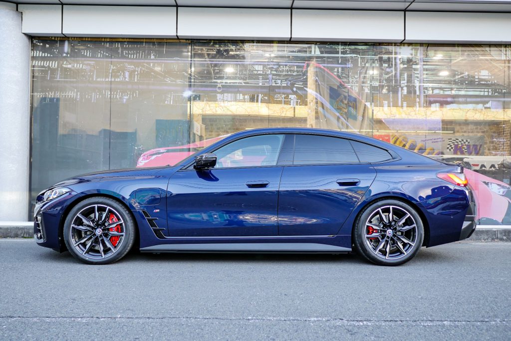 BMW i4 M50にH&Rダウンスプリング YUPITERUレーダー
ドライブレコーダー
TVキャンセラー
クリスタルシフトノブ