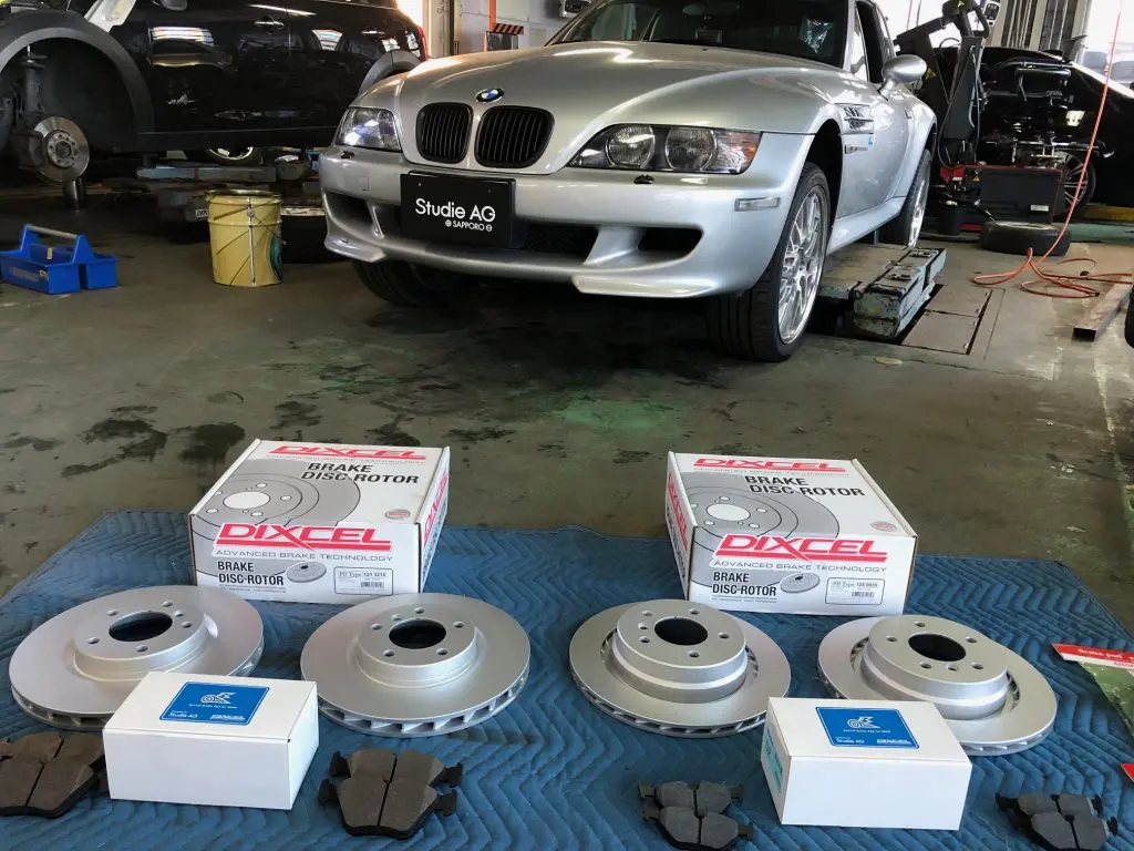 BMW用StudieAGオリジナル低ダストパッドSR4でZ3 Mクーペをブレーキ
