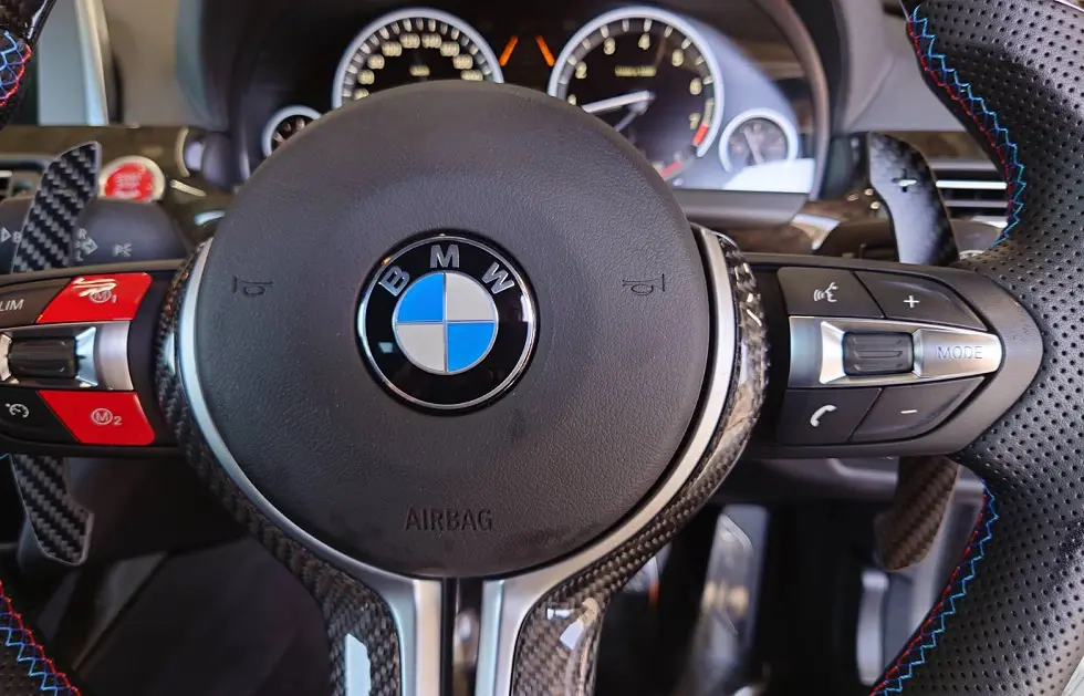 BMW マグネットパドルシフト レーシングカーのようなシフト