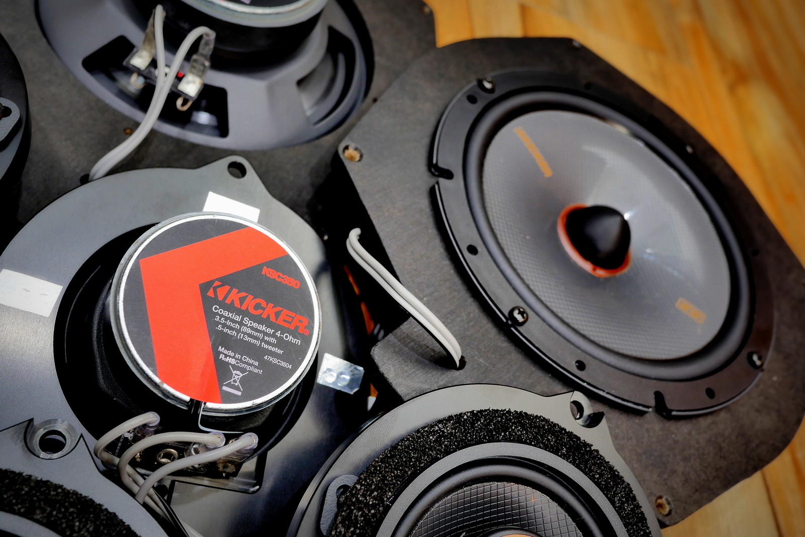 ラインナップ追加！Studie Sound System♪ KICKER（キッカーRED