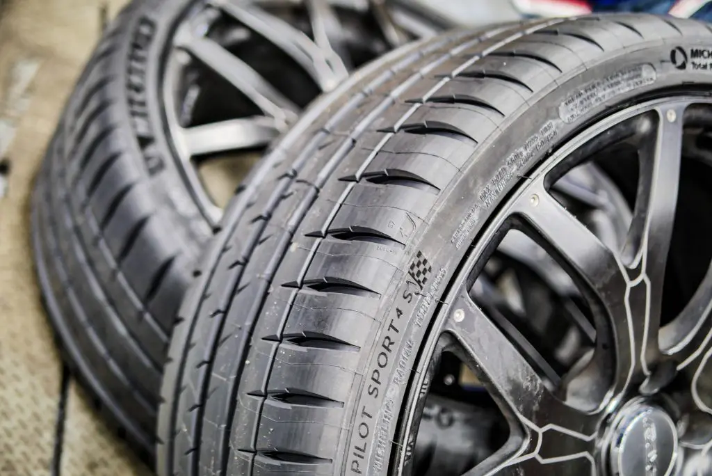 MINI F54 JCW Studie AGインタークーラー Eibach車高調 MICHELIN PS4S JQマグネットパドル