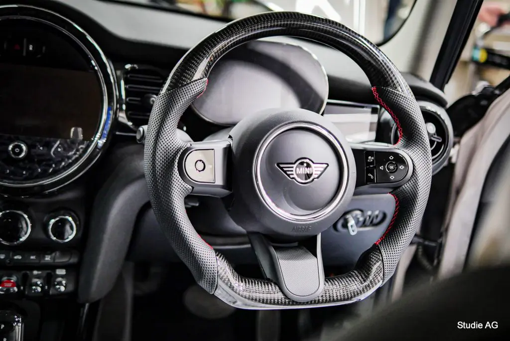 GIOMIC ジオミック スポーツ・ステアリング Dシェイプ (ブラウン) MINI CLUBMAN F54LCI［32217］※要スイッチ確認 GIOMIC ジオミック スポーツ・ステアリング Dシェイプ MINI CROSSOVER