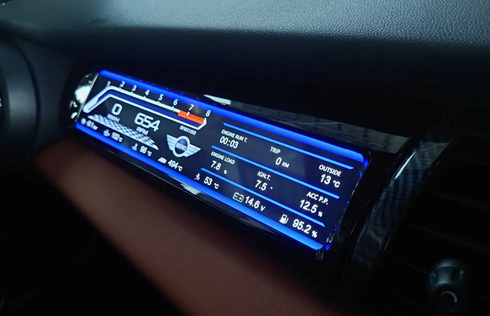 パッセンジャースポーツディスプレイをF57にご装着♪BMW MINIのドレス 