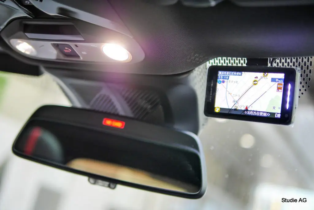 新型MINIへもウルトラスマートに最新レーダー探知機装着します(*^^)v