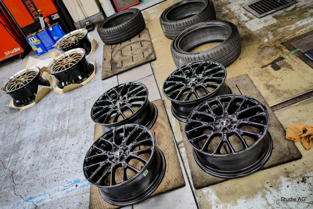 年末までの期間限定販売中なBBS LM30周年カラーをMINI R59 JCWに(*^^)v
