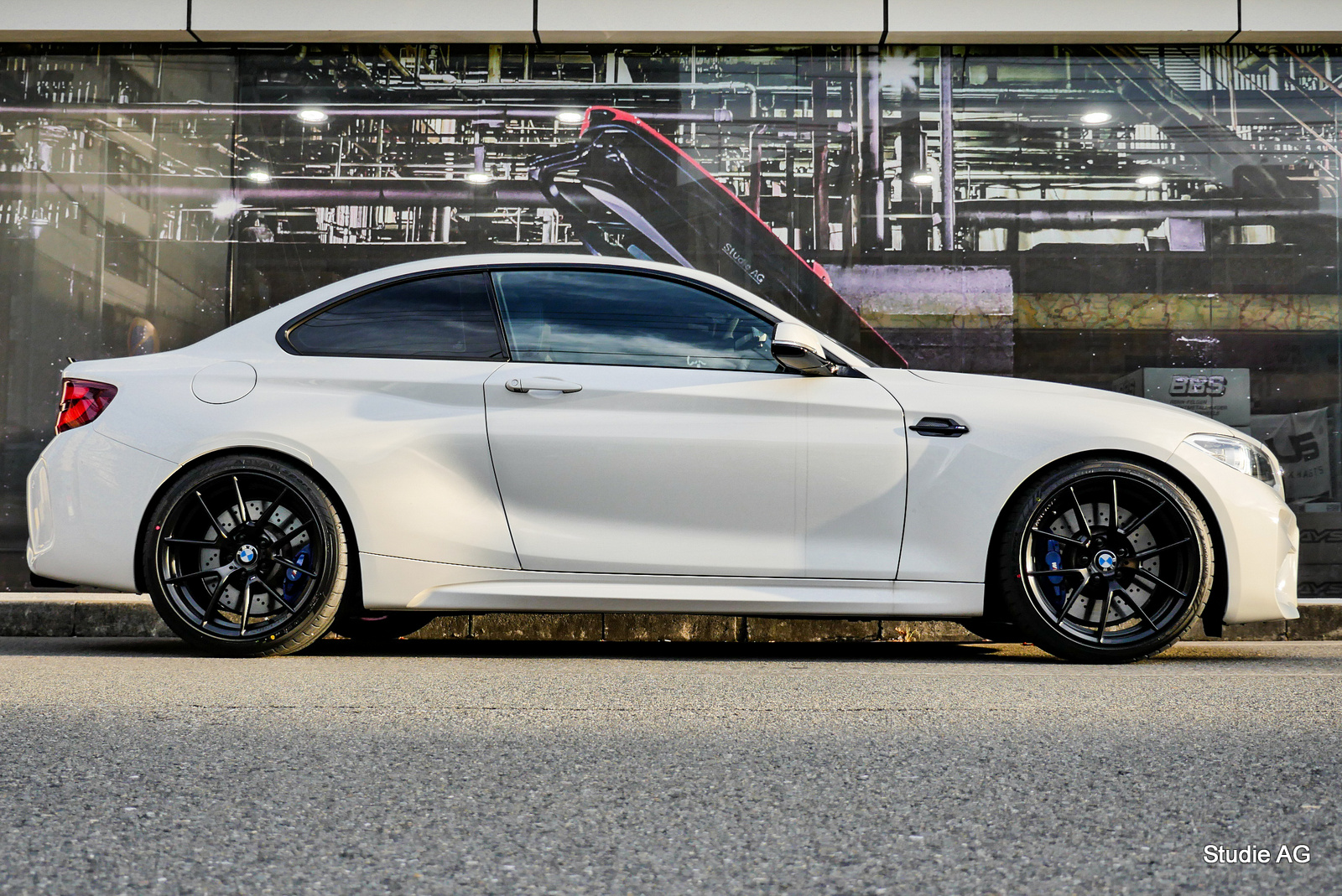 BMW M PERFORMANCE鍛造ホイールでF87M2をスタイリッシュに(^_-)