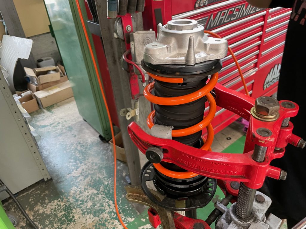 BMW G02 X4 M40iへMSS Urban Fully Adjustableキットでコンフォートな乗り味へ!