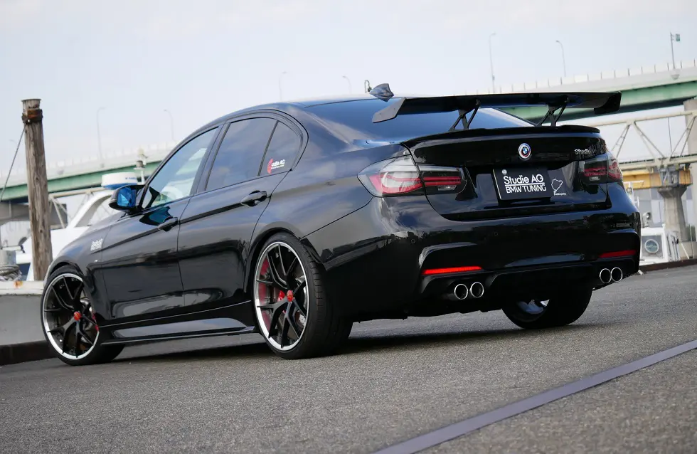 イケイケなスポーツセダン、BMW F30/320d！スタディカーセルス