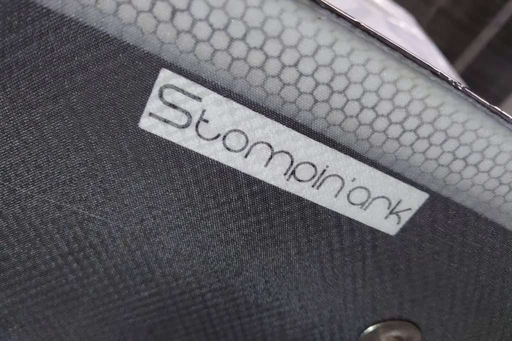 BMWのバンパーに、そして、フロントスポイラーに追加でかっこ良さ倍増