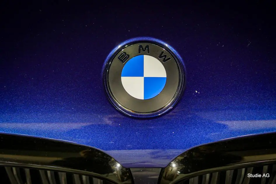 BMW 3D 光る エンブレム（青）