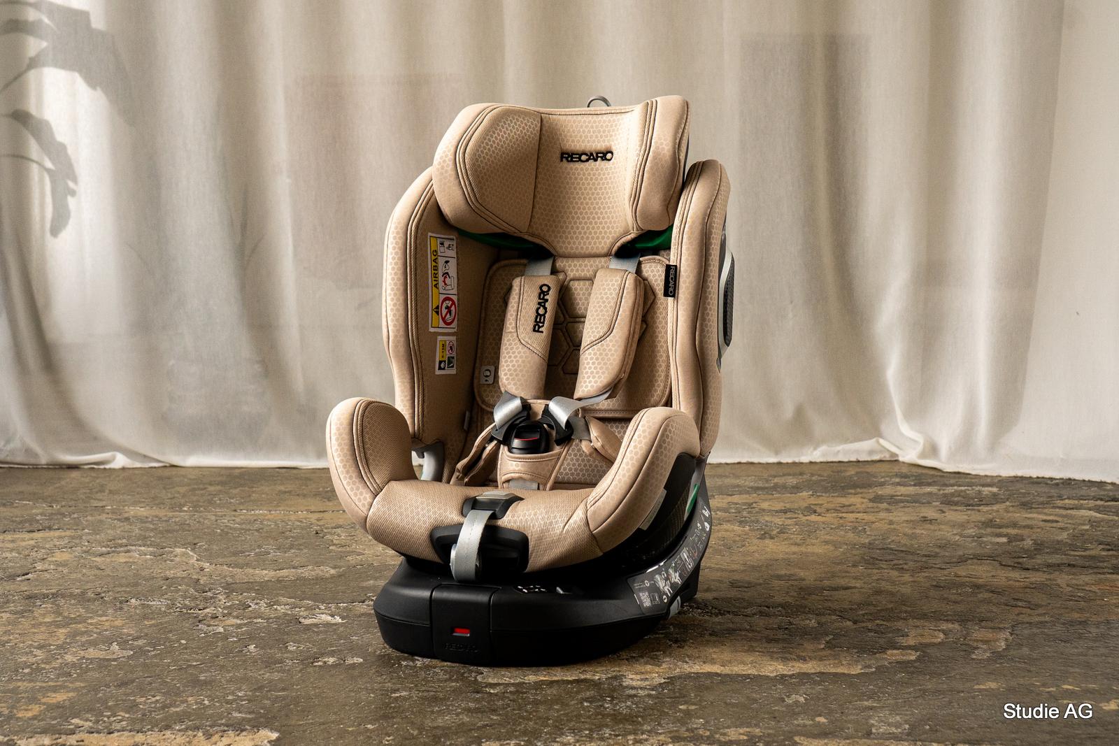 BMW & MINI】チャイルドシートもRECAROでキメ！ | Studie[スタディ]