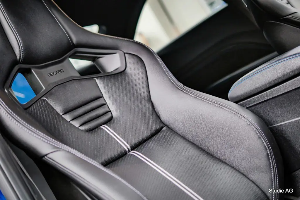 やっぱりシートはRECARO♪BMW F87 M2へSportster投入！ | Studie[スタディ]