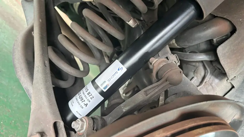 ザックスショックで乗り心地復活！BMW向けサスペンション交換が