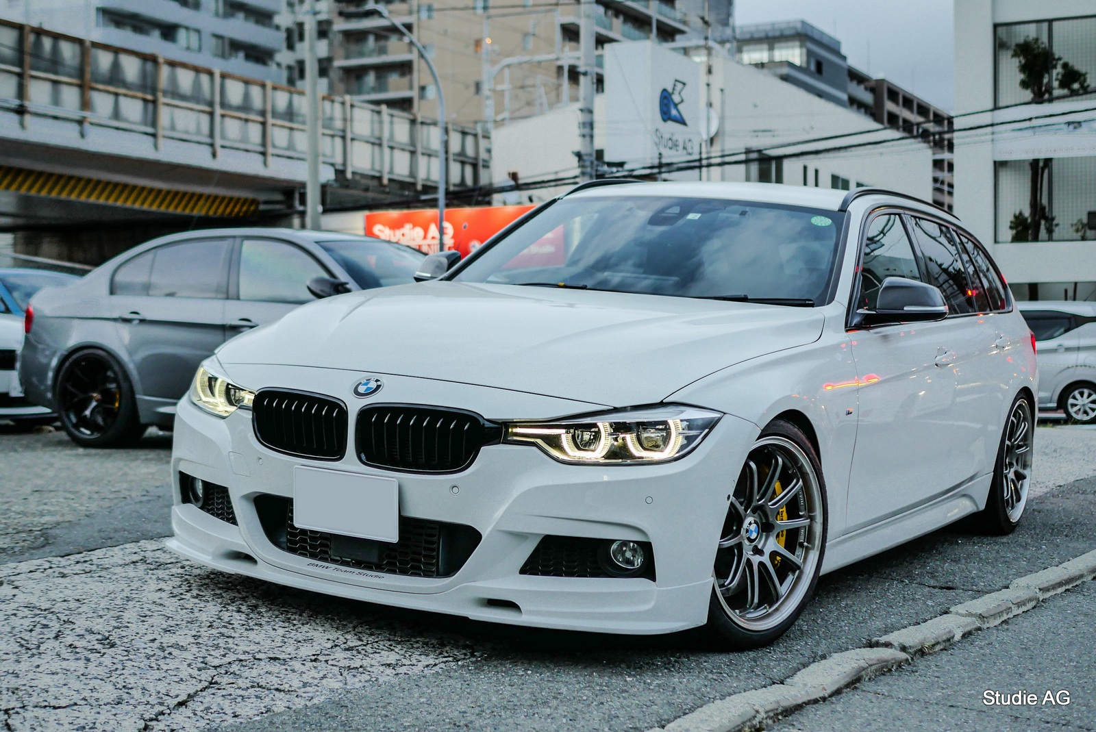 連投！Studie Car Sales！超魅力的な仕上がりのBMW F31 320d登場します 