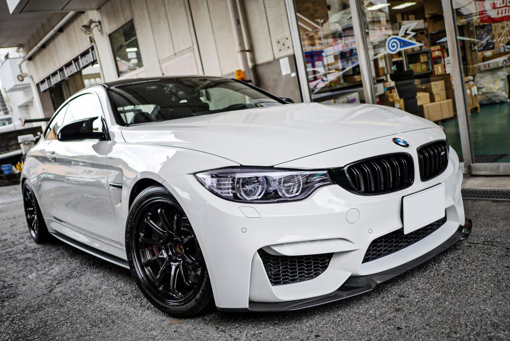 Studie Car Sales！BMW F82M4 左ハンドル/マニュアル！