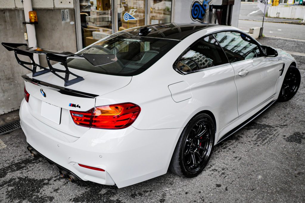 Studie Car Sales！BMW F82M4 左ハンドル/マニュアル！