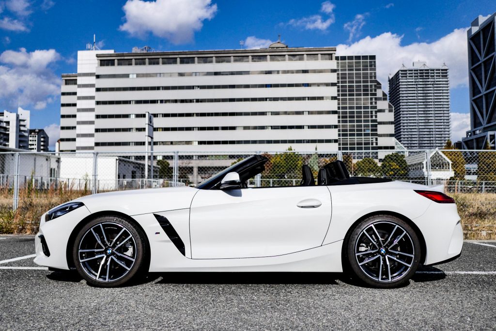 Studie Car Sales BMW G29 Z4 20i 左ハンドル マニュアル