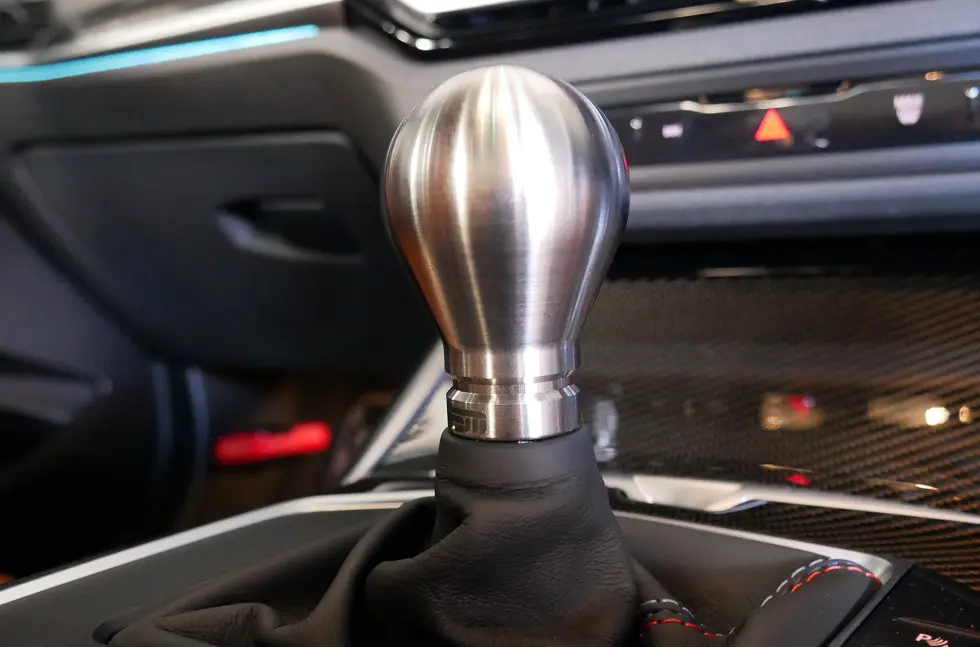 ルックス、質感、シフトフィール良しと三拍子揃ったMTシフトノブをBMW  