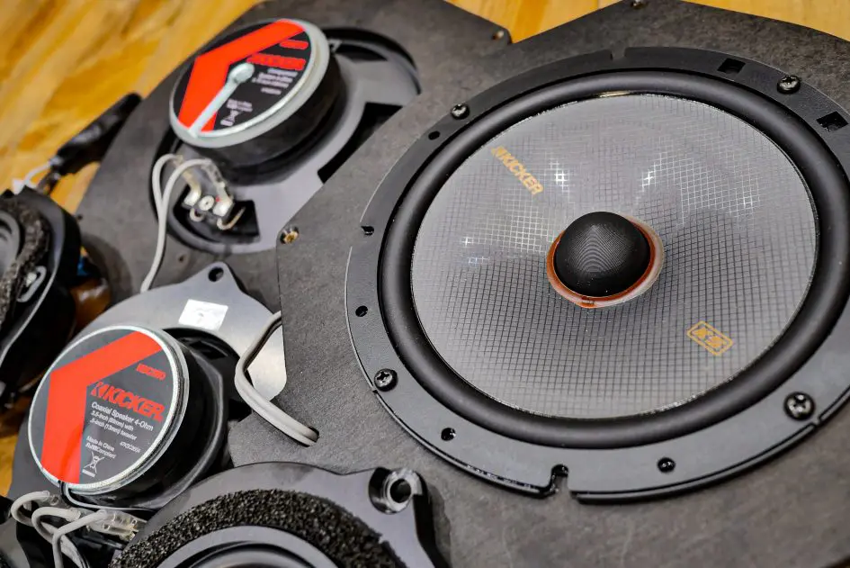 ラインナップ追加!Studie Sound System♪ KICKER(キッカーRED ラインナップ追加!Studie Sound System♪ KICKER(キッカーRED