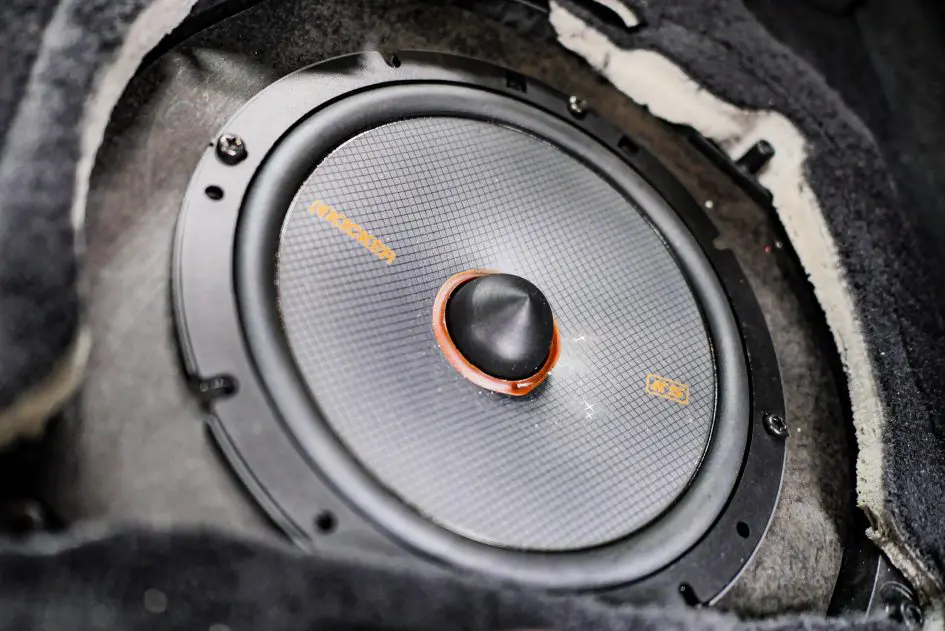 ラインナップ追加！Studie Sound System♪ KICKER（キッカーRED