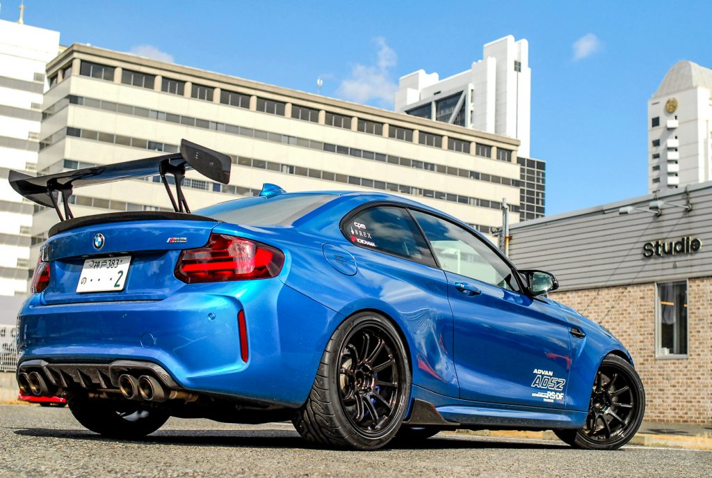 Studie F87M2デモカーADVAN Racing RS-DF Progressive TBK レーシングチタニウムブラック19インチ