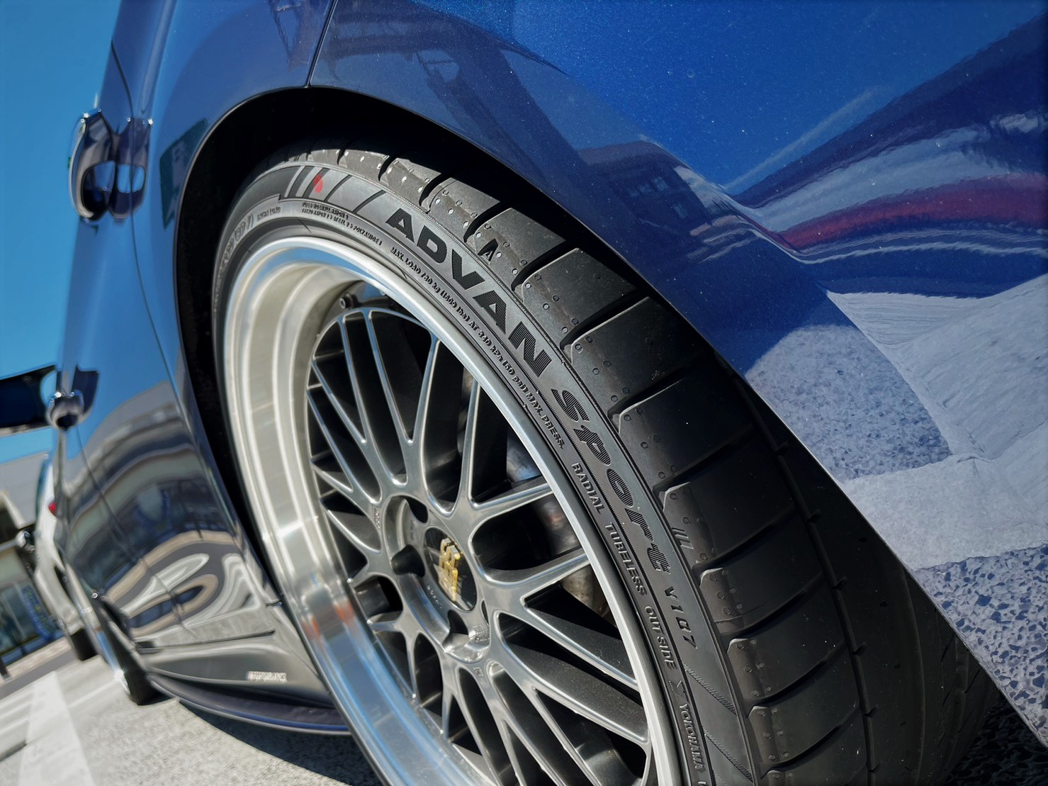 流石はBMW純正採用タイヤ！やっぱりスゴいぞADVAN Sport V107 