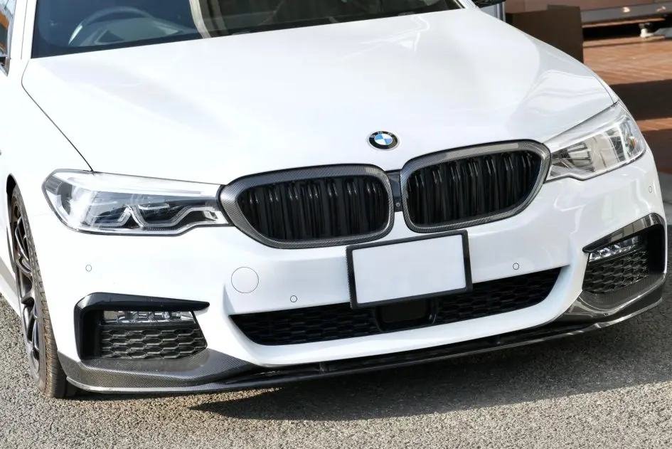 BMW G30 G31 5シリーズ Mスポーツ 前期用 Mパフォーマンスタイプ カーボン フロントスポイラー 3点セット リップスポイラー セダン ツーリング 綾織 人気商品 リアルカーボンファイバーフロントキドニーグリル BMW 5 シリーズ