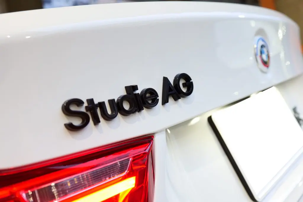 BMW Studie AG YOKOHAMA ステッカー 2枚セット スタディ ついにリニューアルして再発売！スタディエンブレムをあなたの