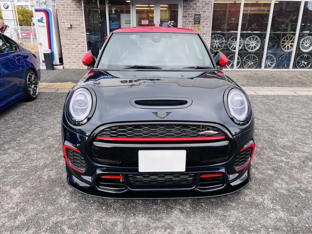 BMW MINI AMSECHSフロントスポイラー、F56/JCWにお取付させて頂きまし