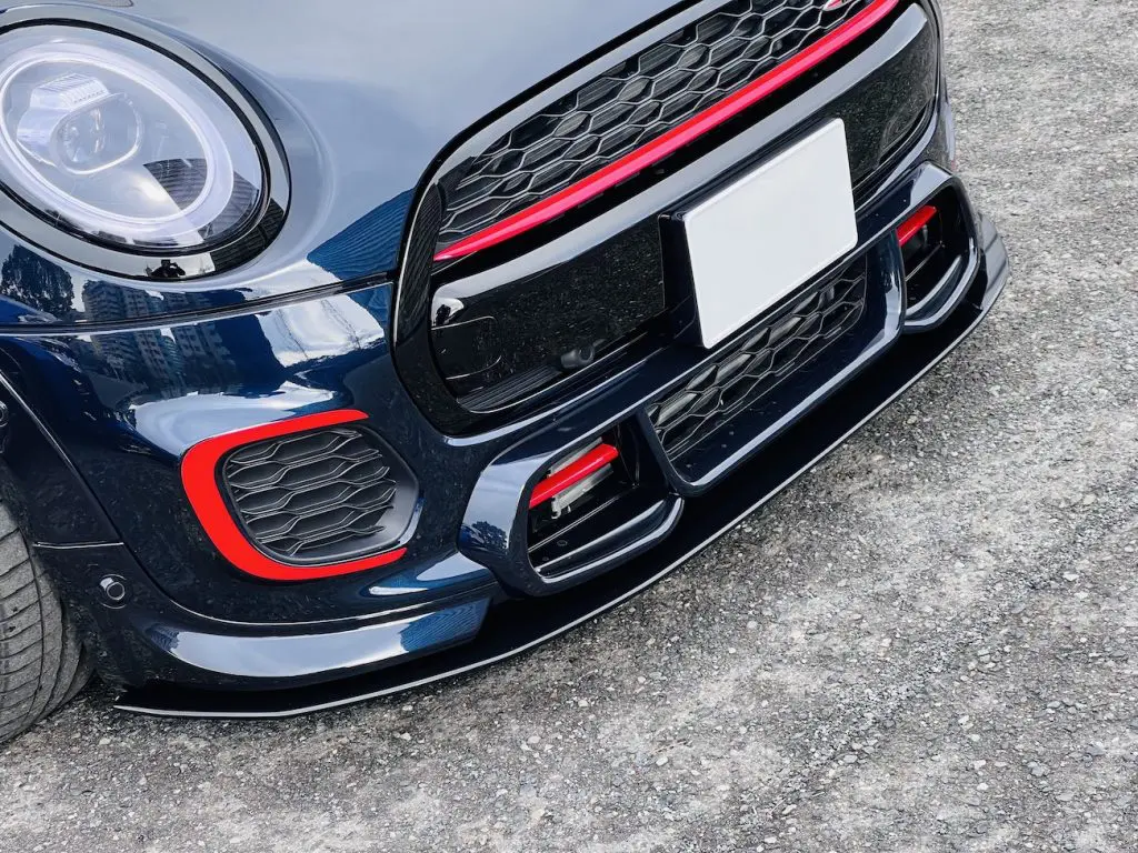 BMW MINI AMSECHSフロントスポイラー、F56/JCWにお取付させて BMW MINI AMSECHSフロントスポイラー、F56/JCWにお取付させて