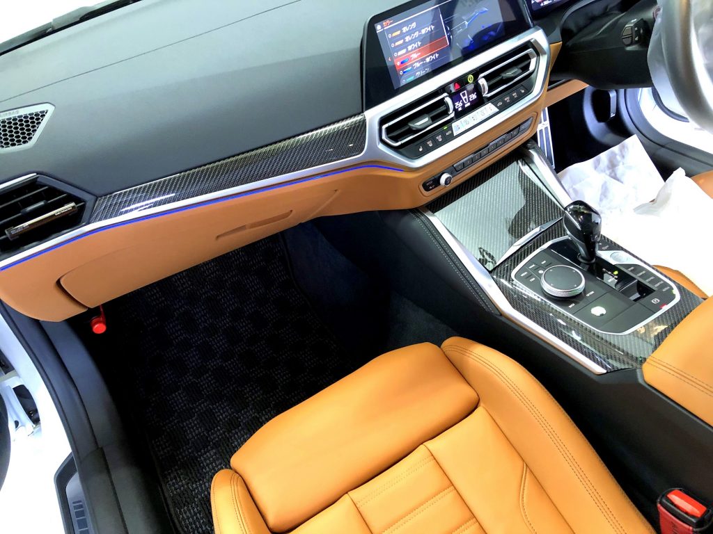 BMW専門店スタディ福岡。G80/82BMW純正カーボンパネル流用ッ!インテリアをスポーティーにエレガントに演出してみました(^^)