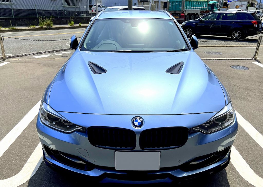 九州のBMW専門店スタディ福岡。BMW加工してのカスタムならスタディにお任せ下さい。AC_SCHNITZERボンネットダクトをF31オーナー様に取付です!