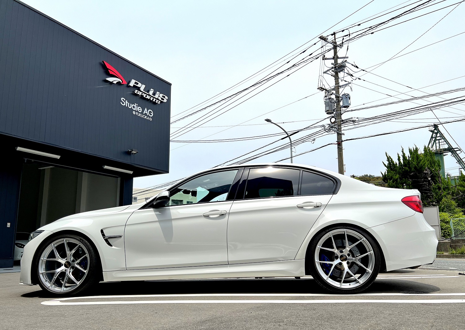 BMW専用設計BBS_FI-Rダイヤモンドシルバーが光り輝いてますッ 