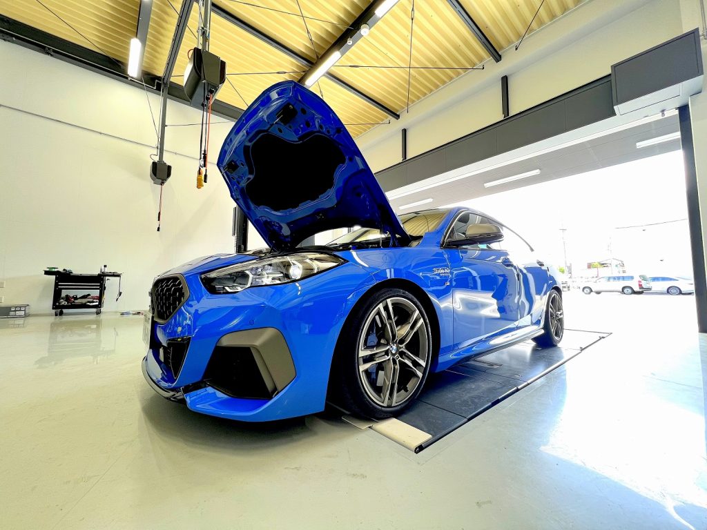 九州のBMW専門店スタディ福岡。
BMW2シリーズグランクーペF44-M235iにブーストアップモジュール装着。スタディオリジナルブーストアップモジュールSTP3！